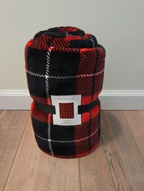 Victoria's Secret Red and Black Plaid Throw Blanket
